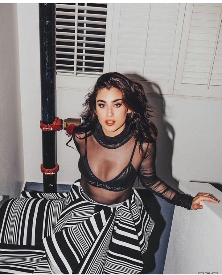 swiftselena734's tweet image. MEU DEUS DO CÉU QUE MULHER MARAVILHOSA