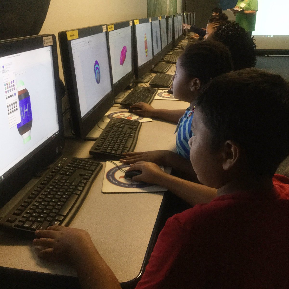 STARBASEAustin's tweet photo. #BarringtonMustangs utilize #Creo2 to create a #LabModule that is personalized with their initials. @BEMustangPride https://t.co/yzj0lcB0es