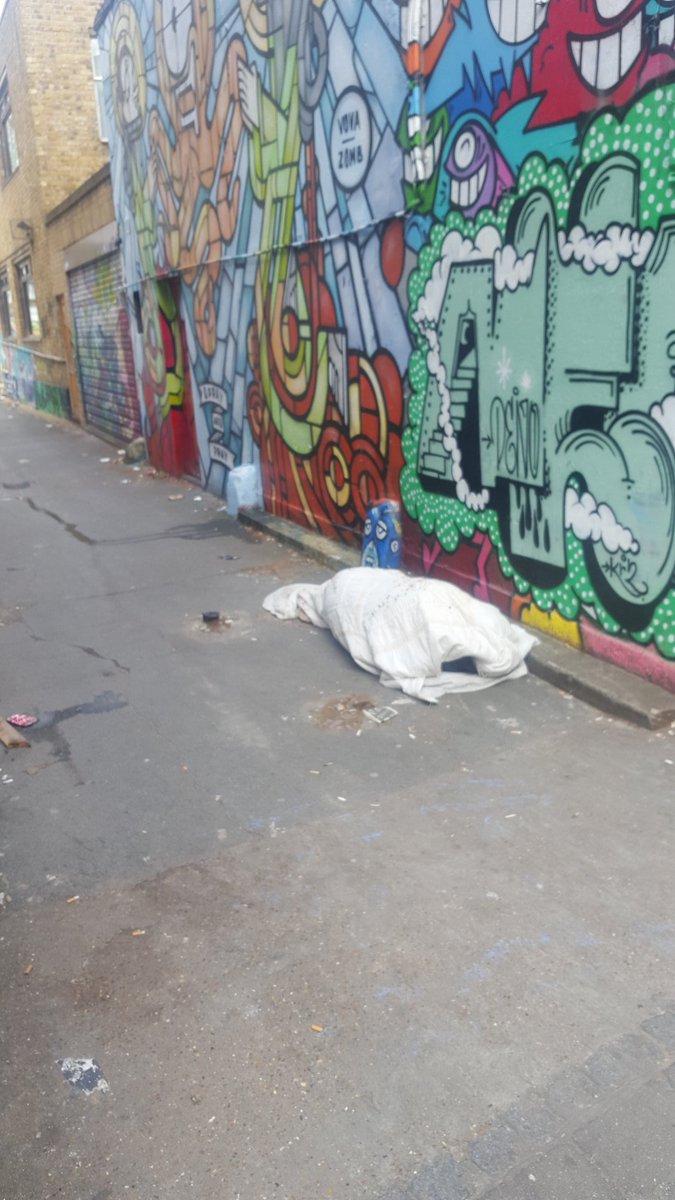 CatTullyFOH's tweet photo. It's unbearable how bad the #homeless situation is getting in #London. For 1st time, people sleeping outside #49bl https://t.co/9Hlfd3v58t