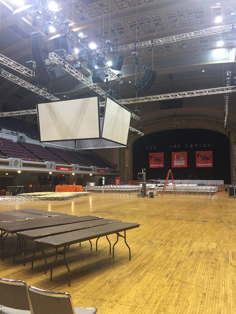 Expecting a sea of orange &amp; brown as 5K+ Browns fans attend tonight's Draft Night Party at Public Hall. #DawgPound