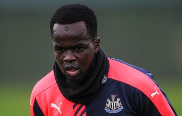 MirrorFootball's tweet photo. Newcastle boss Rafael Benitez has brought belief back to Toon, says Cheick Tiote https://t.co/tRfnX8jhrz https://t.co/0fvI4V8KWM