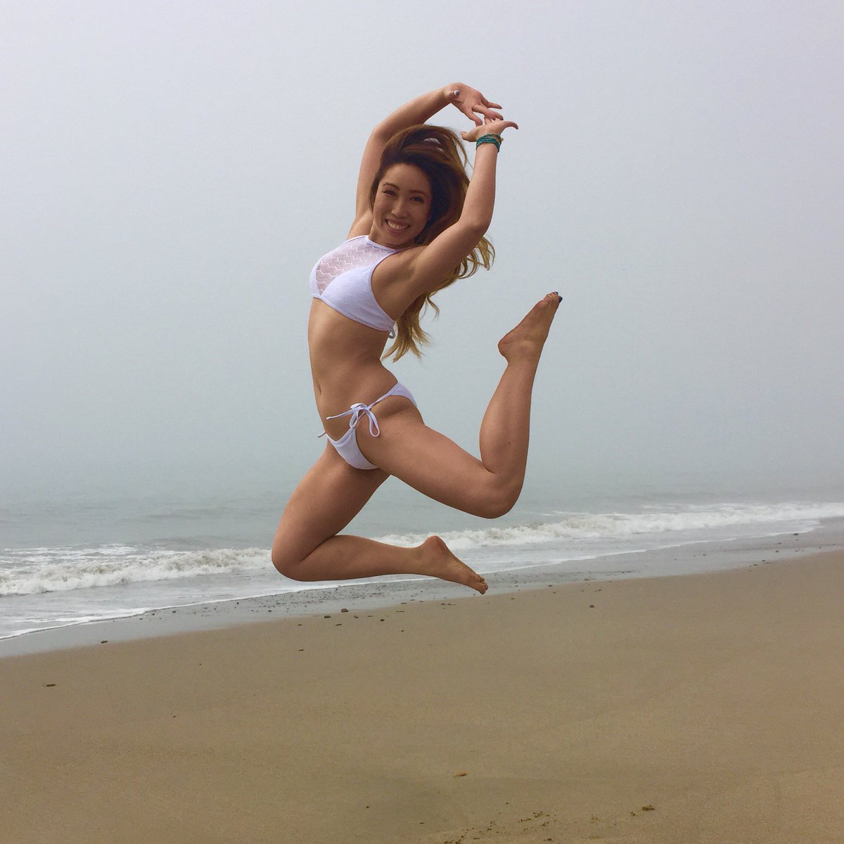 blogilates's tweet photo. Jumping cuz that's what I do when I get super happy! I'm partnering w @Aerie share your unedited pics. #AerieREAL https://t.co/s1DPAKmvpz