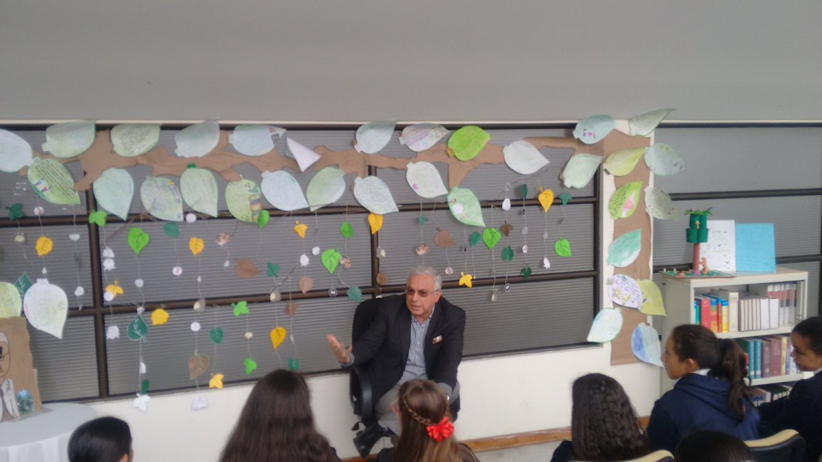 DIANAYAH's tweet photo. Hoy en @GimPortales visita de Francisco Leal Quevedo #VenCuentaConmigo @LoQueLeoSanti https://t.co/umGMMxCTT9