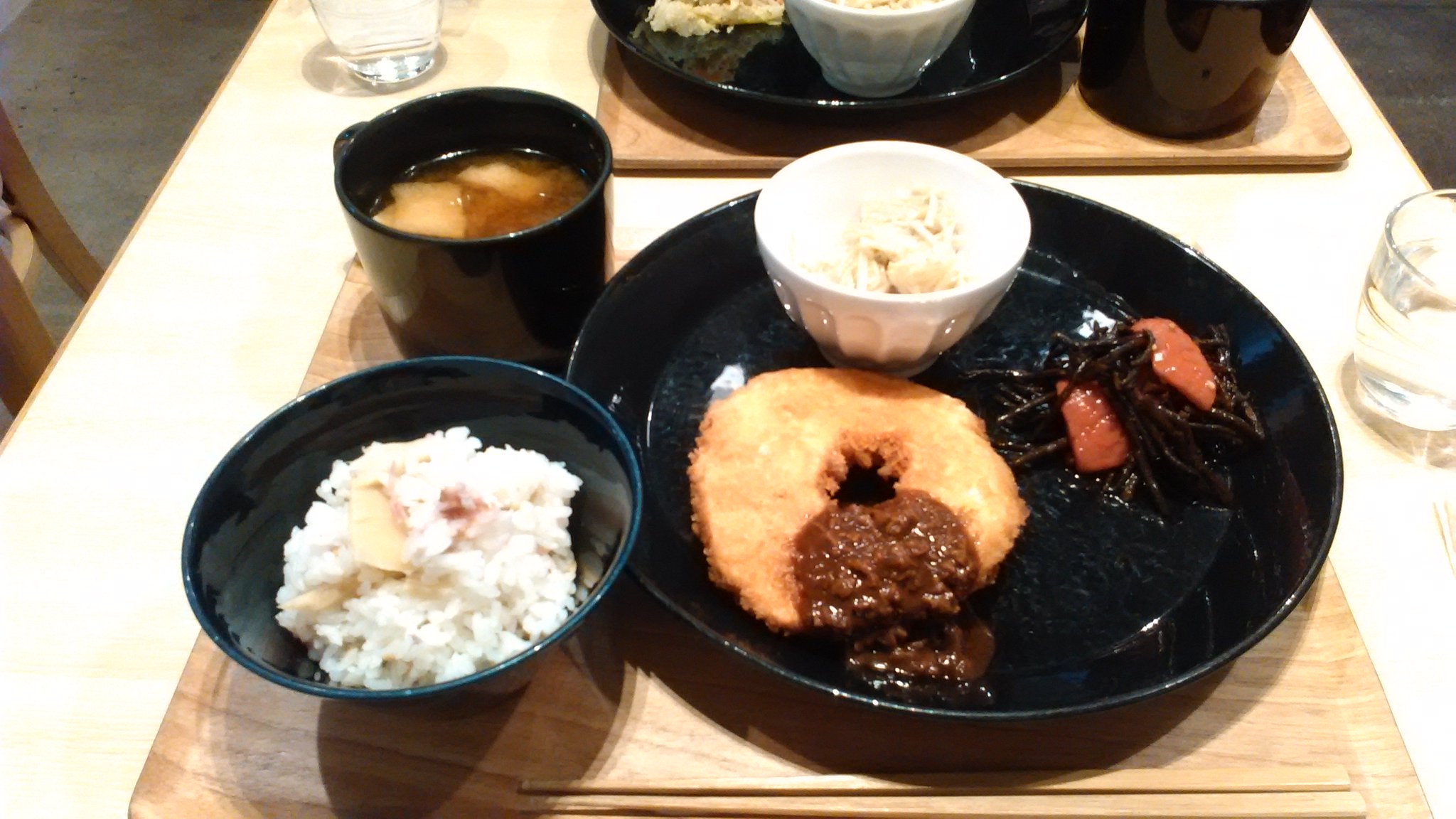 よも 秋葉原の精進料理こまき食堂さんに連れて行ってもらったよ 外国人観光客に大人気だったけど 日本人は精進料理はそこまで身近じゃないよね 美味しゅうございました よも 秋葉原の精進料理こまき食堂さんに連れて行ってもらったよ 外国人観光客に大人気だったけど 日本人は精進料理はそこまで身近じゃないよね 美味しゅうございました