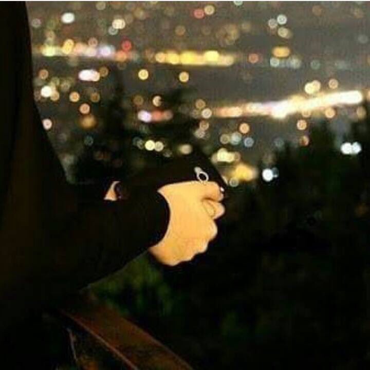 ثُم يحنو الله على عبده يرى عينيه و يعلم سريرته فيغمُره بالرّضا ؛ كأنّ ما أوجعهُ ما كان وَ ما حدث.
 ◕‿◕🍃ღღ ღღ