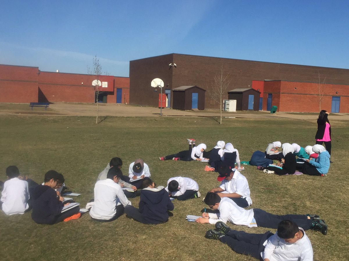 greely5_6's tweet photo. Outside classroom ☺️ 5L doing persuasive writing ☺️ #workinghard @FmisOffice @FMISonthego https://t.co/tgeRbtRPOF
