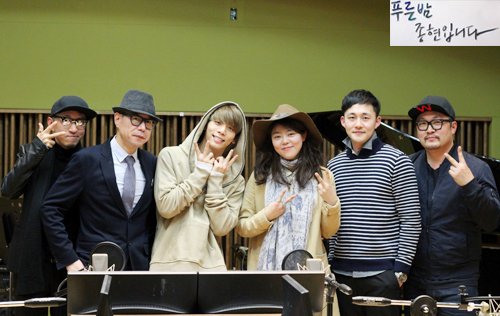 [Fotos Oficiales] 160417 Actualización de MBC Blue Night con Jonghyun.  ChJGonvXEAAog45