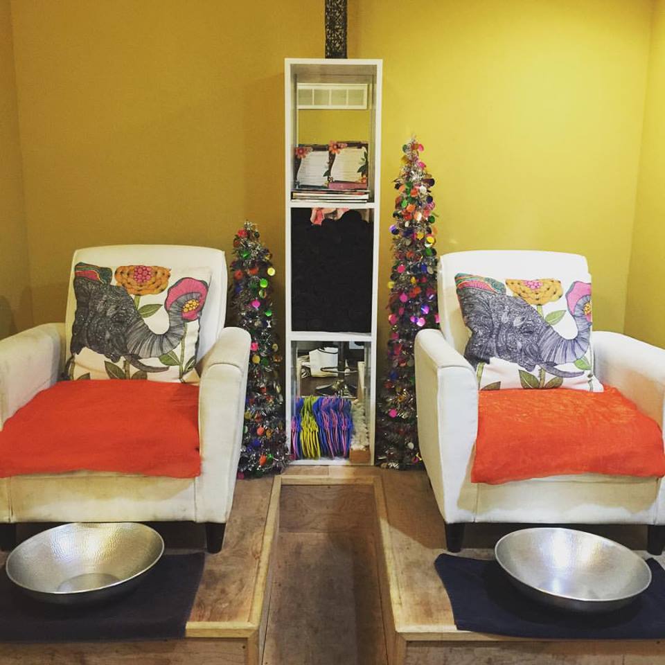 _PrettyQuick_'s tweet photo. .@IsTheNew_Black reviews @noktivo and interviews #salon owner Jenny Duranski: https://t.co/FcCphNeFnP #manicure https://t.co/pLW1K1sLdM