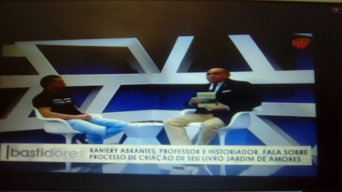 RanieryAbrantes's tweet photo. Bastidores, TvMaster, com o padre Albeni. Lançamento Jardim de Amores. https://t.co/LbelXmOshw