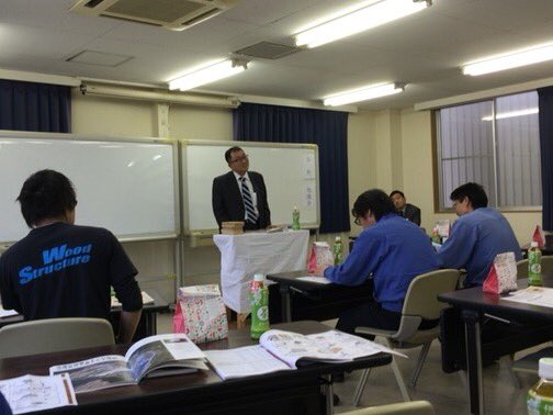 _woodstructure's tweet image. 4月27日 合板の勉強会を開催。
双日建材さん、林ベニヤ産業さんにお越し頂き、「合板」の製造工程、規格、等級の詳しい説明から業界の動向まで内容の濃い勉強会となりました。