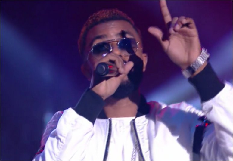Mediasinfos's tweet photo. Le rappeur @LEFAauthentique interprète son titre #RappelleLa dans #LGJ de #CanalPlus… https://t.co/x7HAdjjNH3 https://t.co/0nsKZyeove