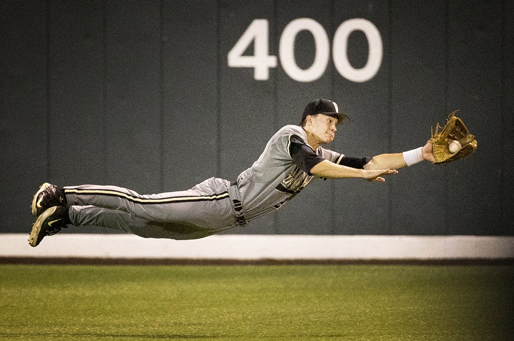 CommodoreNation's tweet image. Behind the Camera with Joe Howell and John Russell. Two discuss some of their fav shots - bit.ly/1TgoCwX