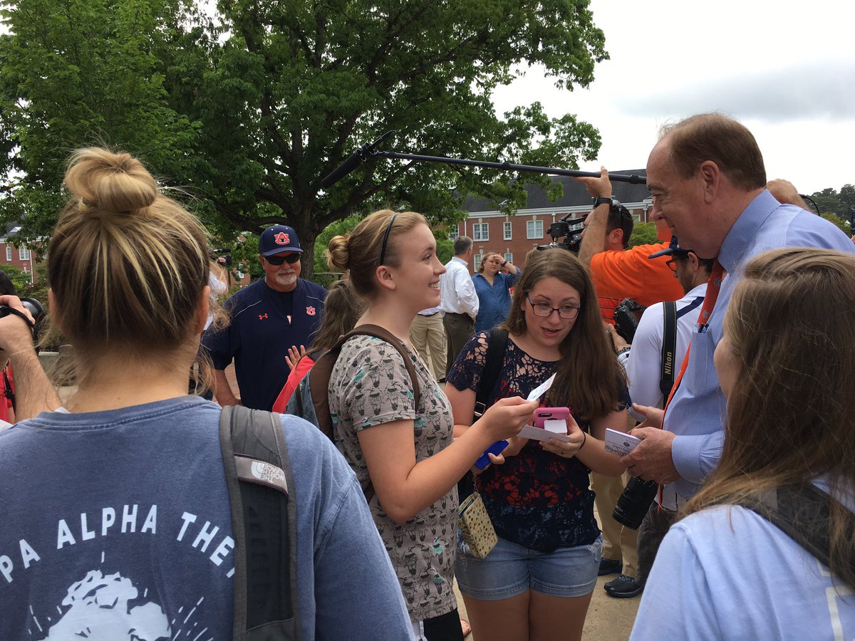 AuburnU's tweet photo. Come get your free scantrons and coffee coupons! #CrushFinals https://t.co/sn1KmBcNci