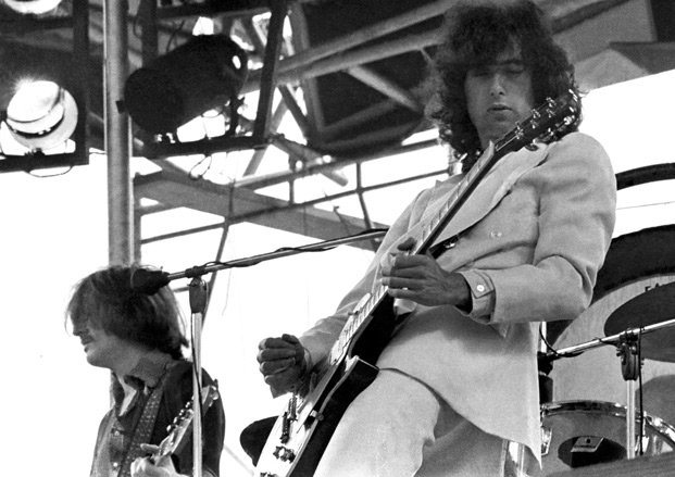 GuitarWorld's tweet photo. #LedZeppelin Can Settle the "Stairway to Heaven" Lawsuit for $1 https://t.co/Qi1bCi1h9W #stairwaytoheaven #spirit https://t.co/DHEnuD7S5a