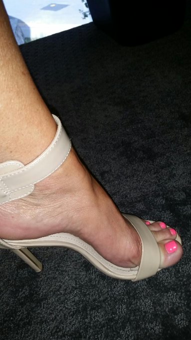 Have A Foot Fetish? Call Us! 310 - 568 - 0066 @drsuzy @AdultVideoNews @LilTunechi @WORLDSTAR @airerose