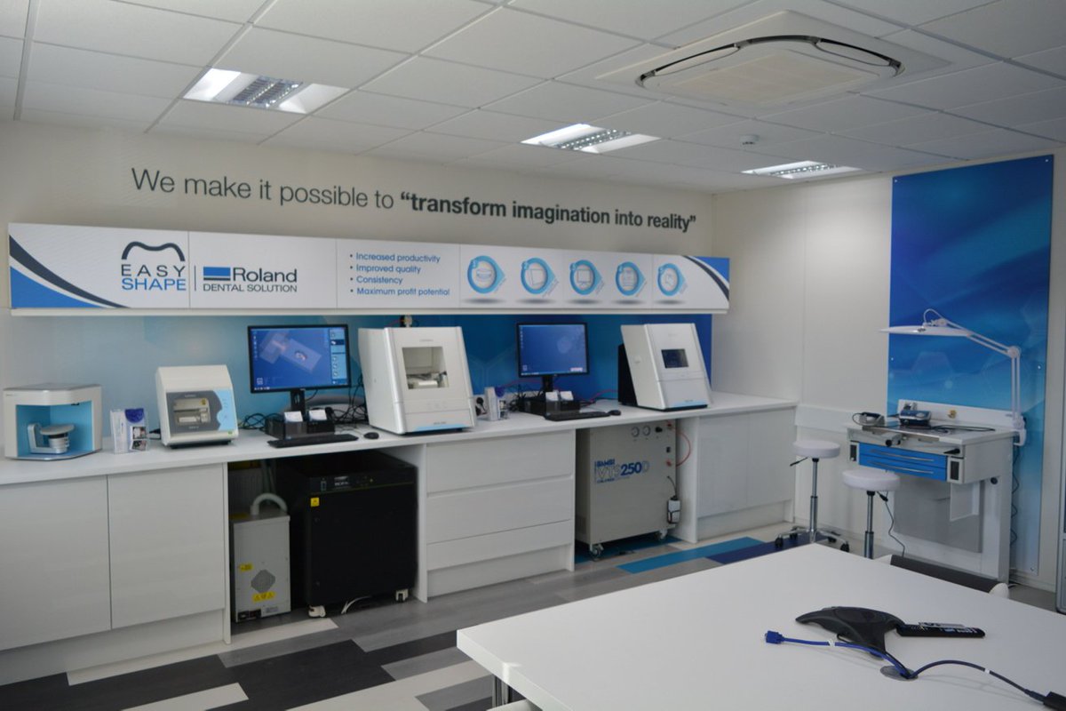 MetrodentBen's tweet photo. New Roland demo centre contact me to book your demo https://t.co/dZA0wvBARr