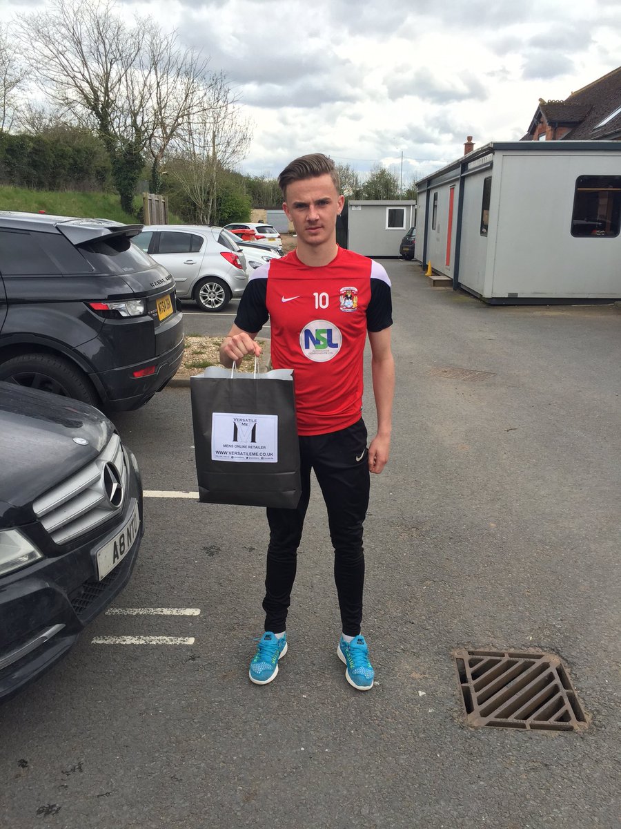 VersatileMe_'s tweet image. Dropped Norwich ( On loan at Coventry ) player James Maddison order into him.

versatileme.co.uk

#Coventry