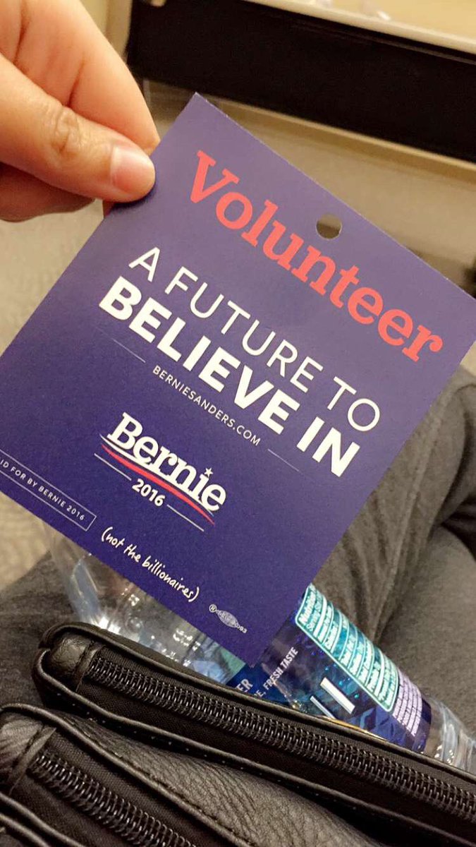 ___citlalli's tweet photo. #BernieInBloomington #AFutureToBelieveIn https://t.co/tvF96VcVPo