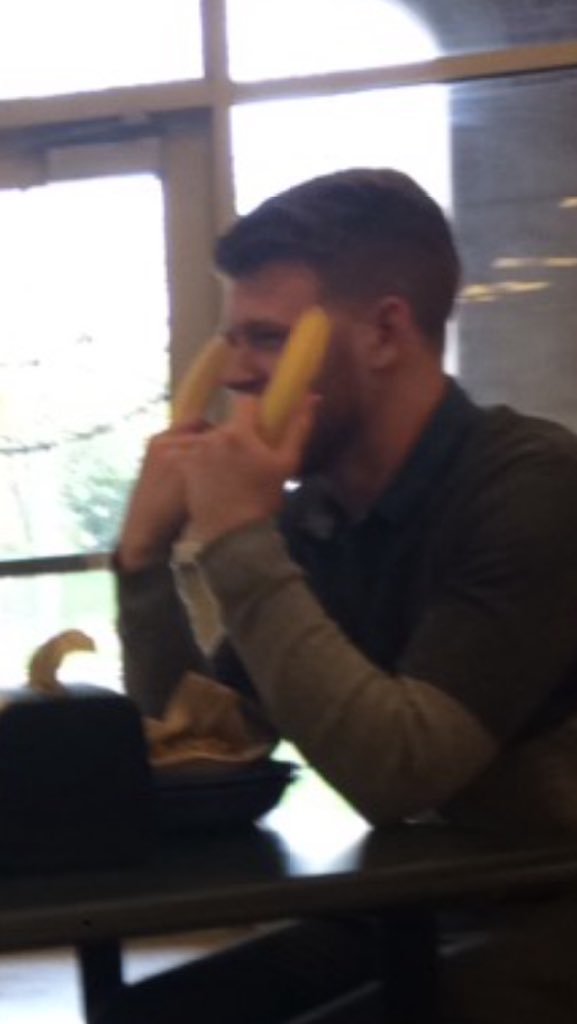 kenzie_rae319's tweet photo. @JCU_Bananas double fisting https://t.co/2NNOeBHWkH
