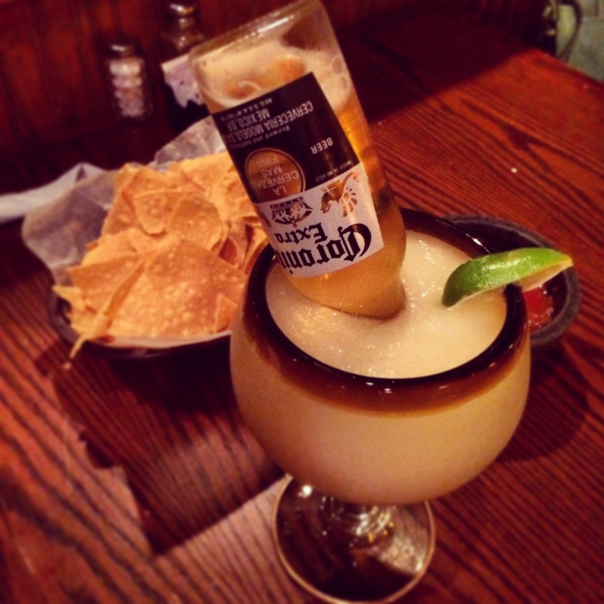 ilovememphis's tweet photo. Get ready for #CincoDeMayo with this list >> Places To Get Margaritas In Memphis https://t.co/TEYLMNBeQ6 https://t.co/rzsSbkhlGP