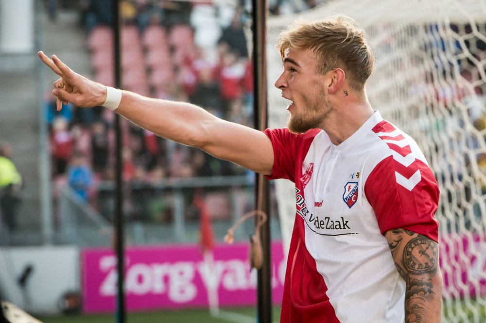 UtrechtFansNL's tweet photo. Timo Letschert viert vandaag zijn 23ste verjaardag! Gefeliciteerd Timo! #FCUtrecht https://t.co/KhmL9aVII1