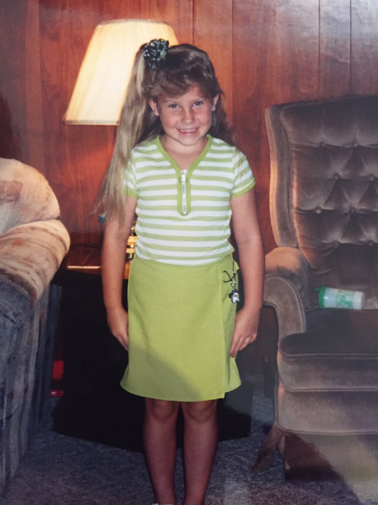 courtylynnk's tweet photo. Because I'm a 90s child.. It's a 90s Deli today! https://t.co/qpPor8Ui48