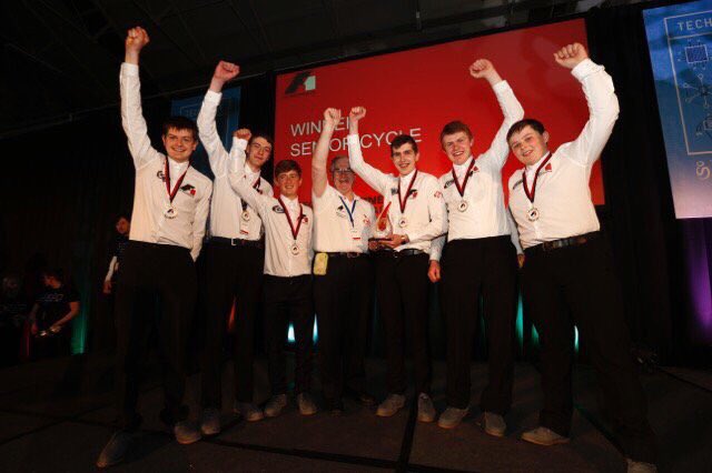 Congrats to @f1_hurricanes - <a href="/F1inSchoolsIRL/">F1 in Schools Ireland</a> Irish Champions 2016! Hope you enjoy World Finals as much as we did!🏎🇺🇸