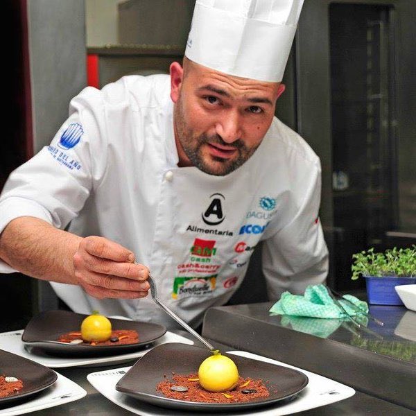 andripeniscola's tweet photo. @RaulResinoRest ganador concurso @CCA_Cocinero de año 2016. Un auténtico orgullo para nuestra comarca. Enhorabuena! https://t.co/91PVGA6ggd