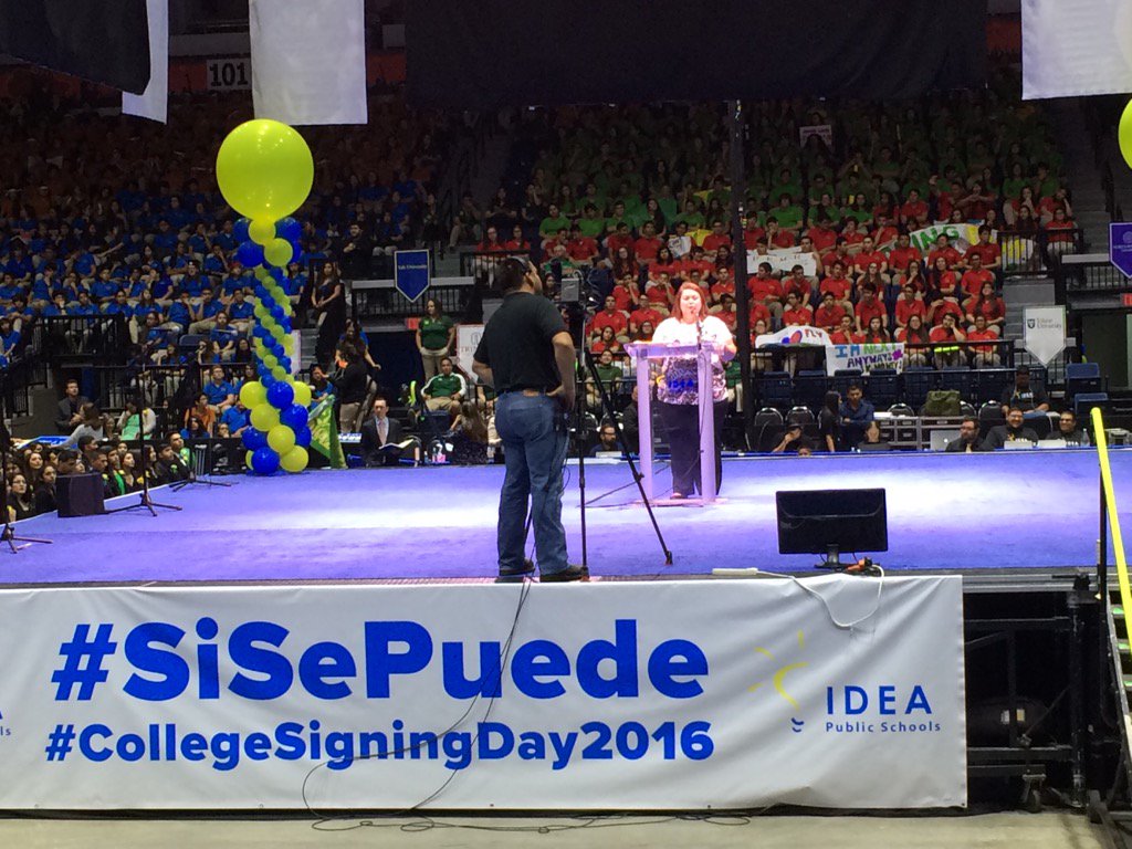 AlnATX's tweet photo. Excited to be at #CollegeSigningDay2016 @IDEAschools. Proud of these seniors. #SiSePuede https://t.co/1y9H2H16Tp