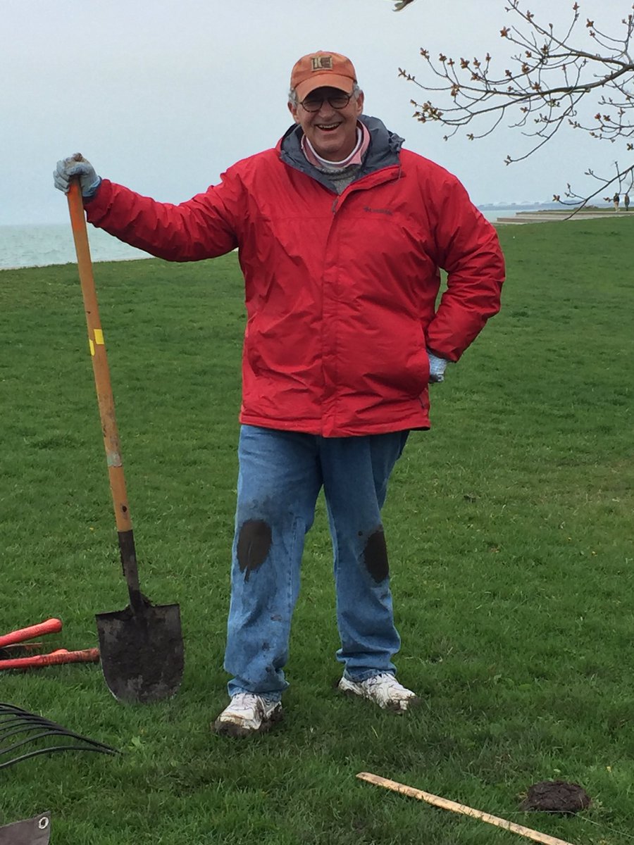 Rosecrance's tweet image. Supporting the Lakeview community by bringing more trees w/ @arborday, @Openlands &amp;amp; @EcoMediaCBS.