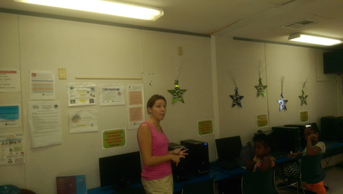 viNextGen's tweet image. .@usviywca #codingparty!!! #standrewspcc #GirlsinICT Day! Rebecca Hoffart gets the idea ball rolling #tinker