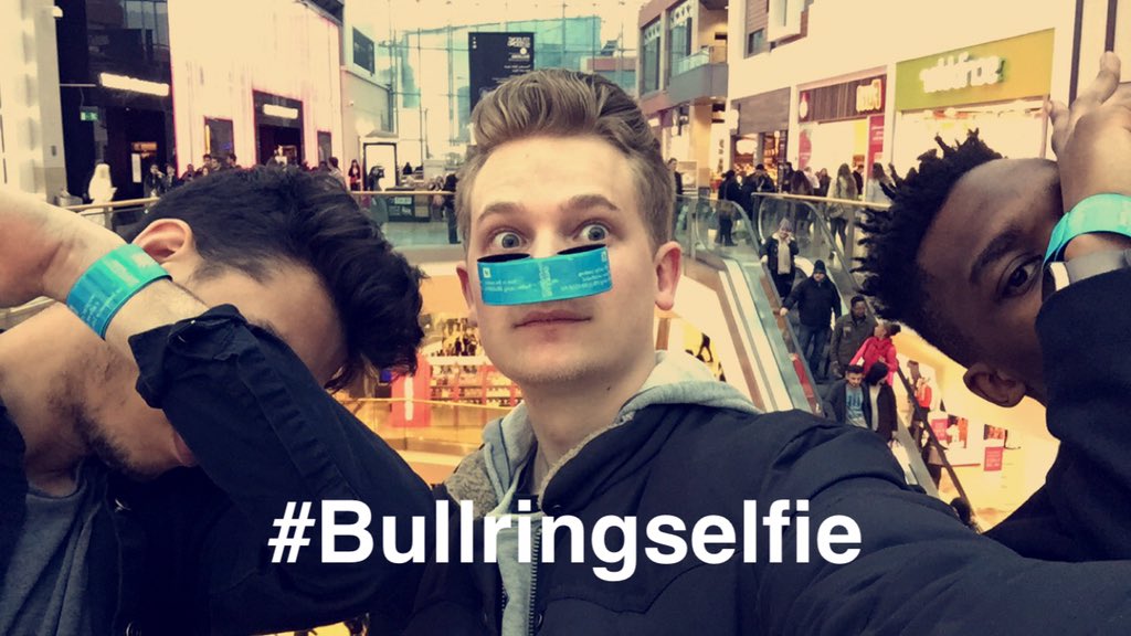 KevinNotarianni's tweet photo. #bullringselfie #team #paristobrum https://t.co/1a2PbccbTm