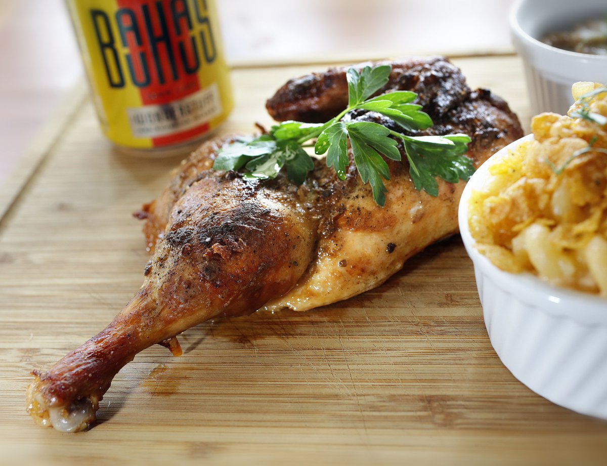 StribGoingOut's tweet photo. .@TheSheridanRoom and @drafthorsempls are redefining comfort food in NE Mpls. Reviews: https://t.co/XUGz8Chj8x https://t.co/bKnUZmmYO6