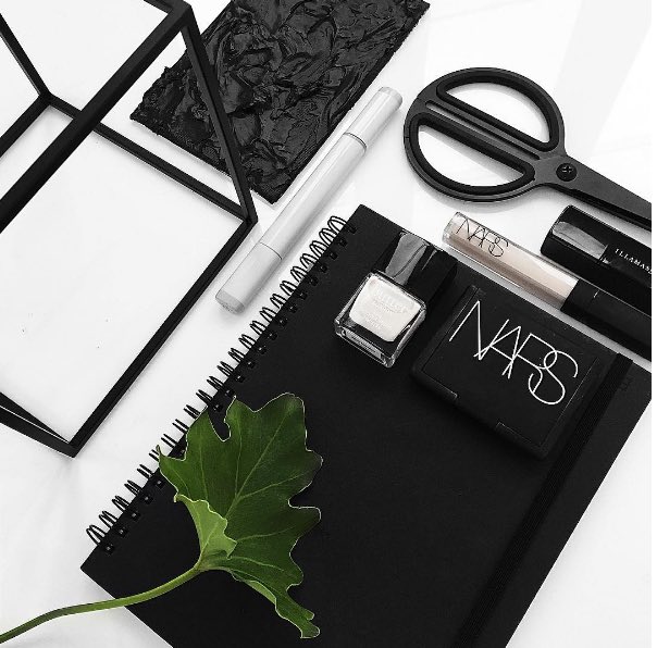 socialeffectca's tweet photo. Is anyone else obsessed with @rachelaust's clean aesthetic? https://t.co/MsqN0z4yoB