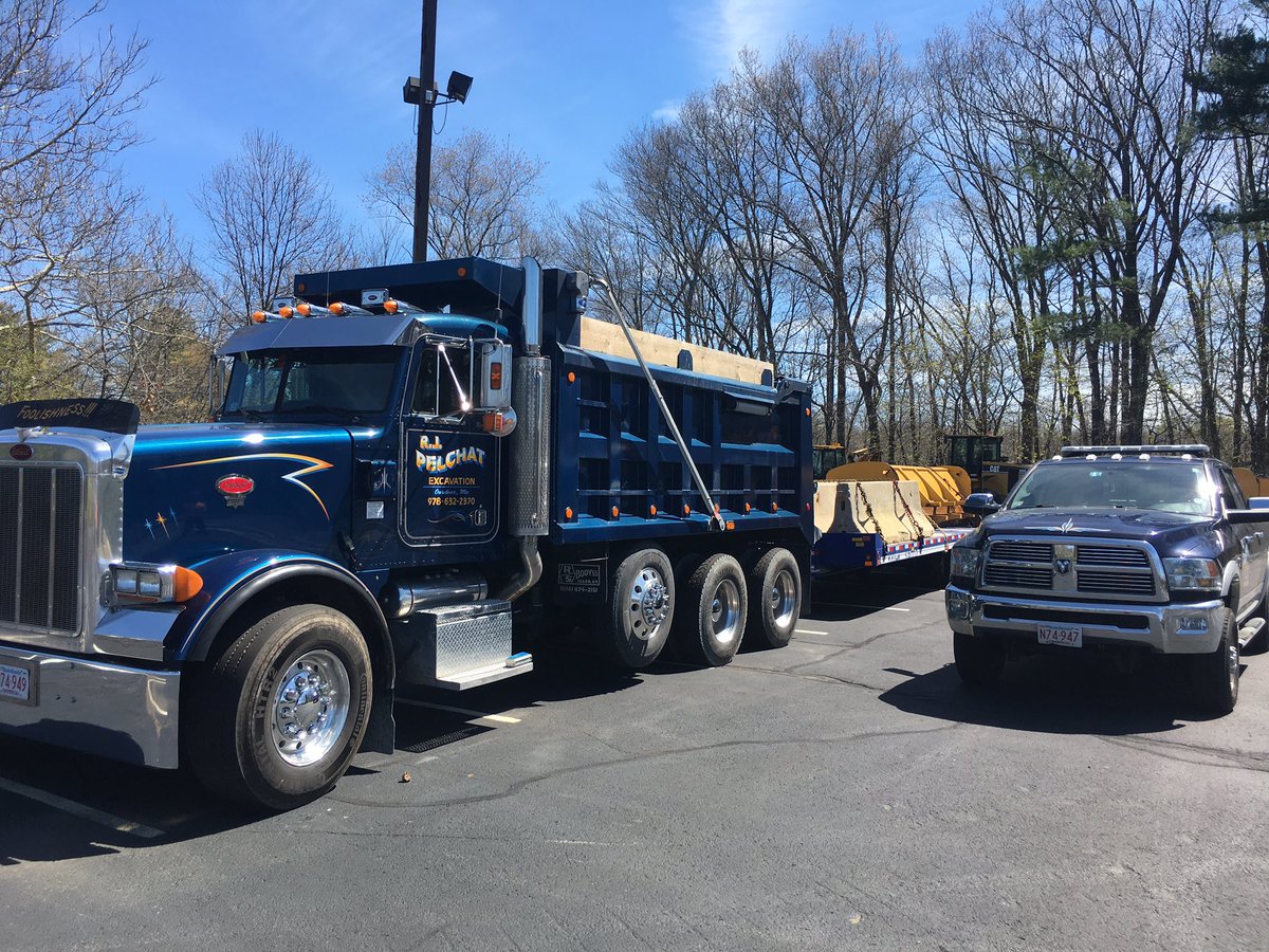 RJPelchat's tweet photo. You know winter is over when we pack up the snow equipment and #demobilize. Let the #spring projects begin! https://t.co/wBt95VX7QQ