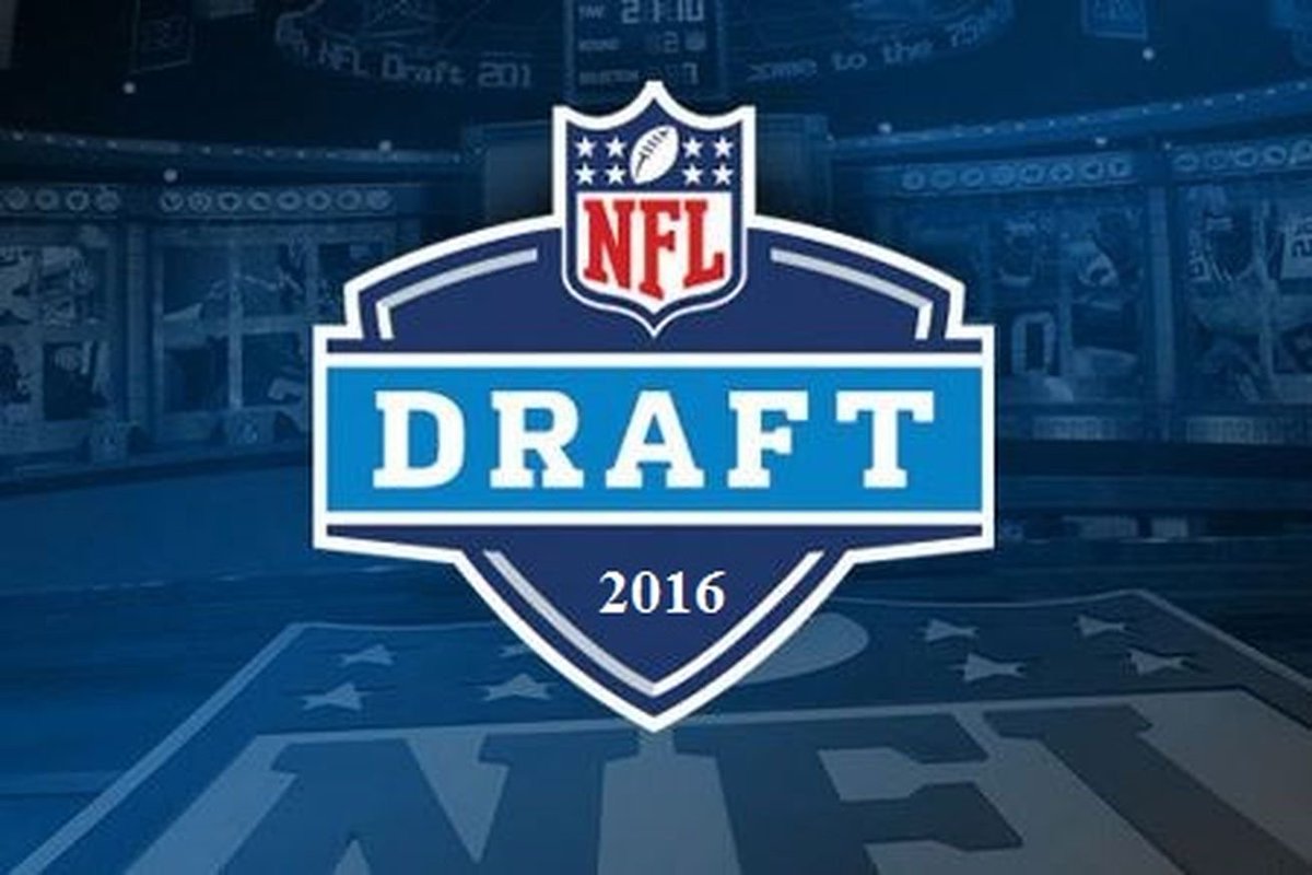 OCTUCSON's tweet photo. The @NFL is back on TV. Catch the 1st rd. of the #NFLDraft at 5pm. Plenty of happy hour specials! #craftbeer #tucson https://t.co/pWP1OEO6oP
