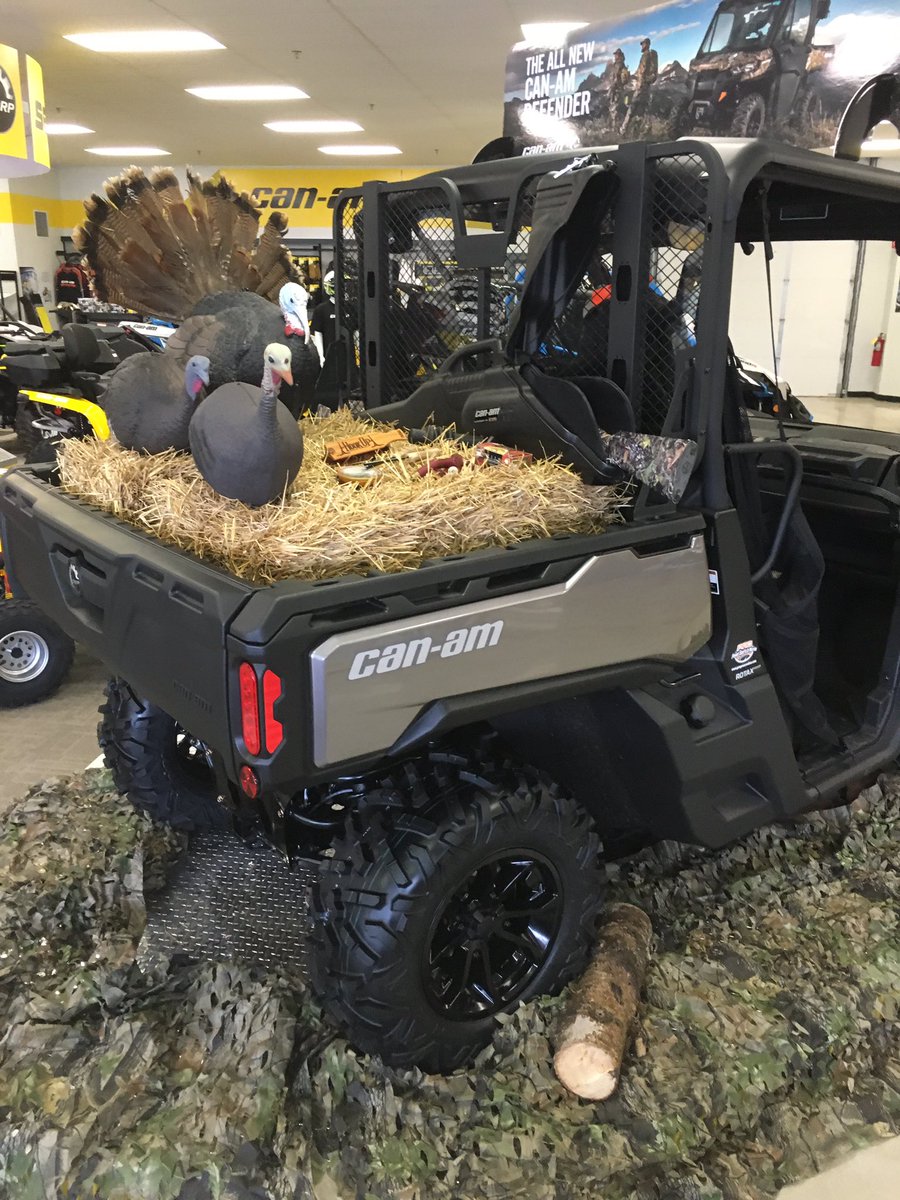 ZachAllen2008's tweet image. @MossyOak @Primos_Hunting @ralphandvicki  @TheCrushTV my day at work trying to win a contest. #SpringTurkeyHunting