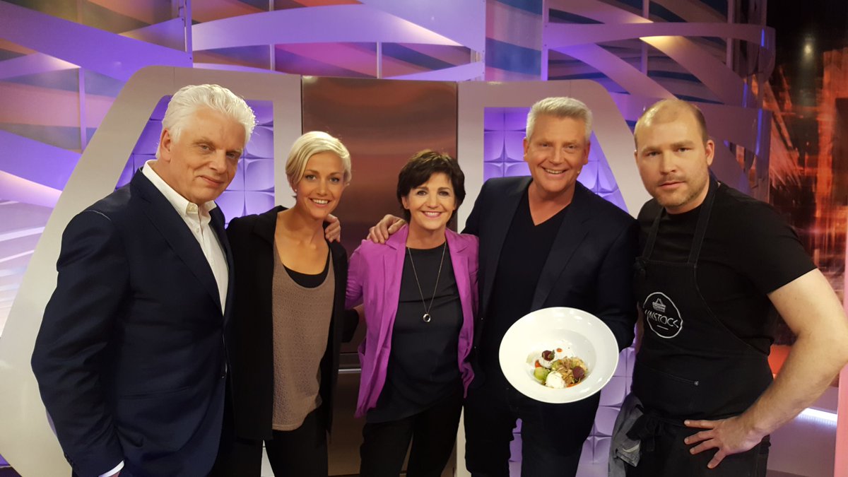 Het instock duo bij <a href="/tijdvoormax/">Tijd voor MAX</a> :-) live cooking bibimbap. #instockcooking #voedselverspilling