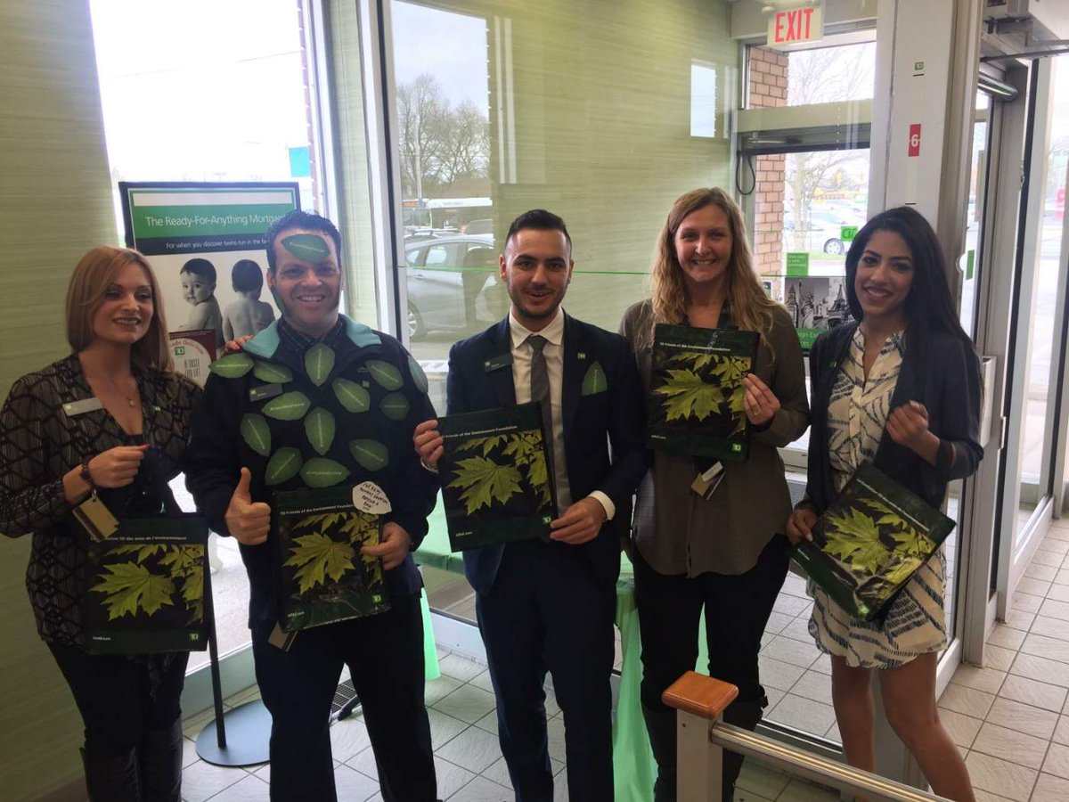 Jimmy tree with FEB at branch 2932. <a href="/RebeccaSeaman7/">Rebecca Seaman</a> <a href="/skaraouzas/">Stefanos Karaouzas</a> <a href="/AmaralWendi/">Wendi Amaral</a> @AIacobelli_TD @C_Nicolc4