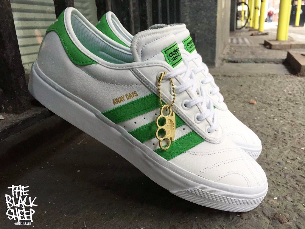 BlackSheepMCR's tweet photo. #AwayDays is coming///🙌

@adidasskate 'AdiEase' White/Solar are a little bit special👌

https://t.co/36bxmts4WF https://t.co/EVFUQPq9JZ