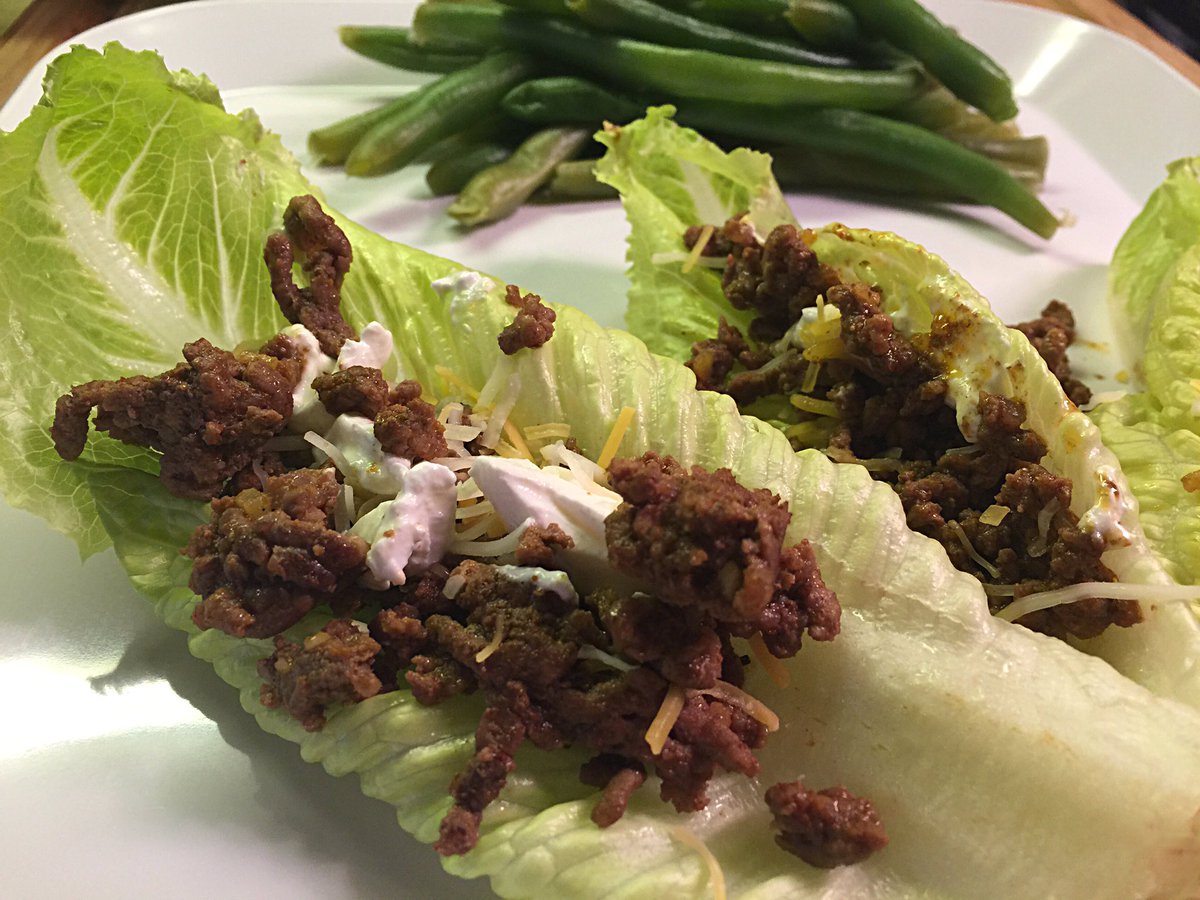 carbcutting's tweet photo. Taco boats!

313.4 calories / 7.5 carbs
48% p. 42% f. 10% c
https://t.co/i6kvnTreE9 https://t.co/ioFIzPlhqX