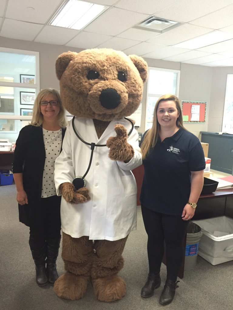 CoppardGlenPS's tweet photo. Partnering with @MSHospital! Thanks Dr. Bear for visiting Coppard Glen PS. #mshschoolprogram https://t.co/RJPHUIa3dX