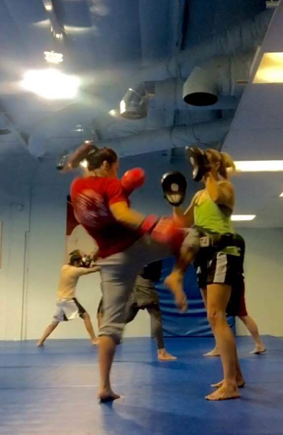 CatZingano's tweet photo. Light mit work drills. #alphaknees #alphamuaythai #movement #ufc200 #alphacat2016 https://t.co/NvYNqtEppX https://t.co/G83bPst6uq