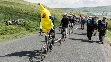 MarkBonchek's tweet image. Are you keeping up with your customer?  Start thinking like them. My new @HarvardBiz post. buff.ly/1SveofQ