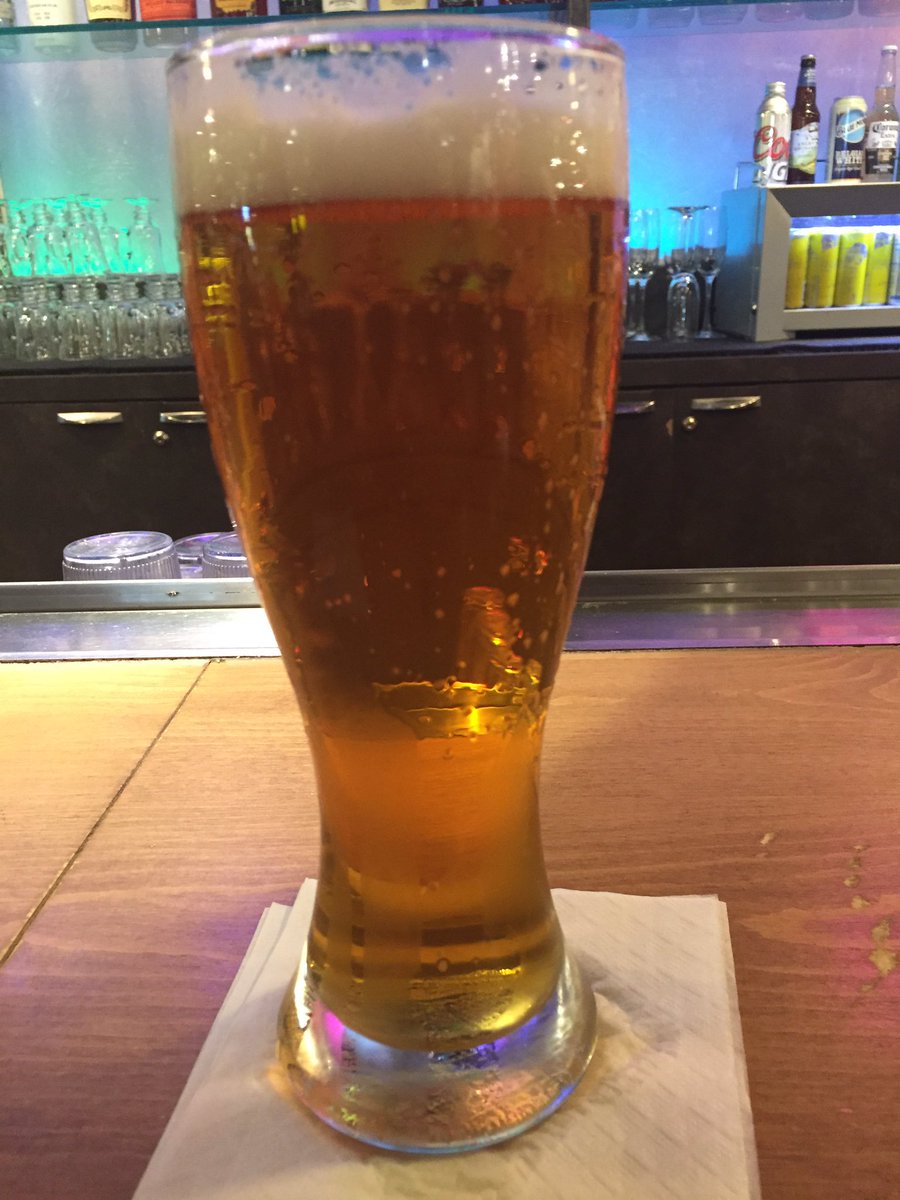 jonpumper05's tweet photo. Tall @AlaskanBrewing Ice Bay to start the trip in Seattle https://t.co/hkwWaHK0ux