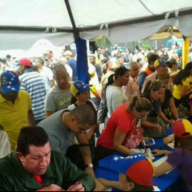 C_Romero7's tweet photo. Venezuela cuenta con tu firma. No la defraude @hcapriles https://t.co/UuiqNuDY7q