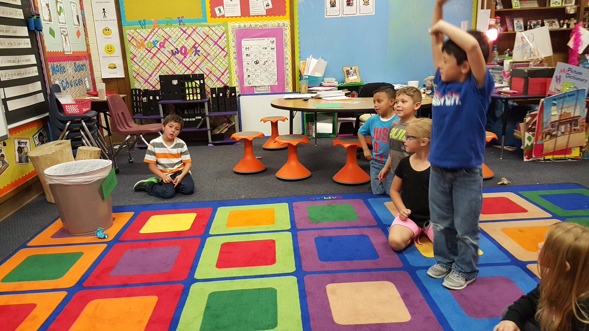 mrs_forehand's tweet photo. Snowball fight followed by trashcan basketball determining if things are heavy or light. #cisdgameon https://t.co/s8vvxiuBIt
