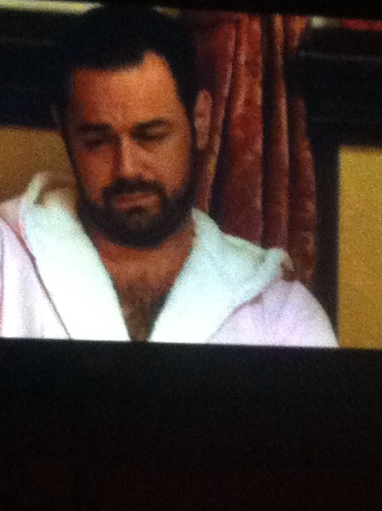 nikkidixon18's tweet photo. Beautiful 👌❤️ @bbceastenders #MickCarter #Eastenders @MrDDyer #BestActor . https://t.co/CpEwYBkmeK