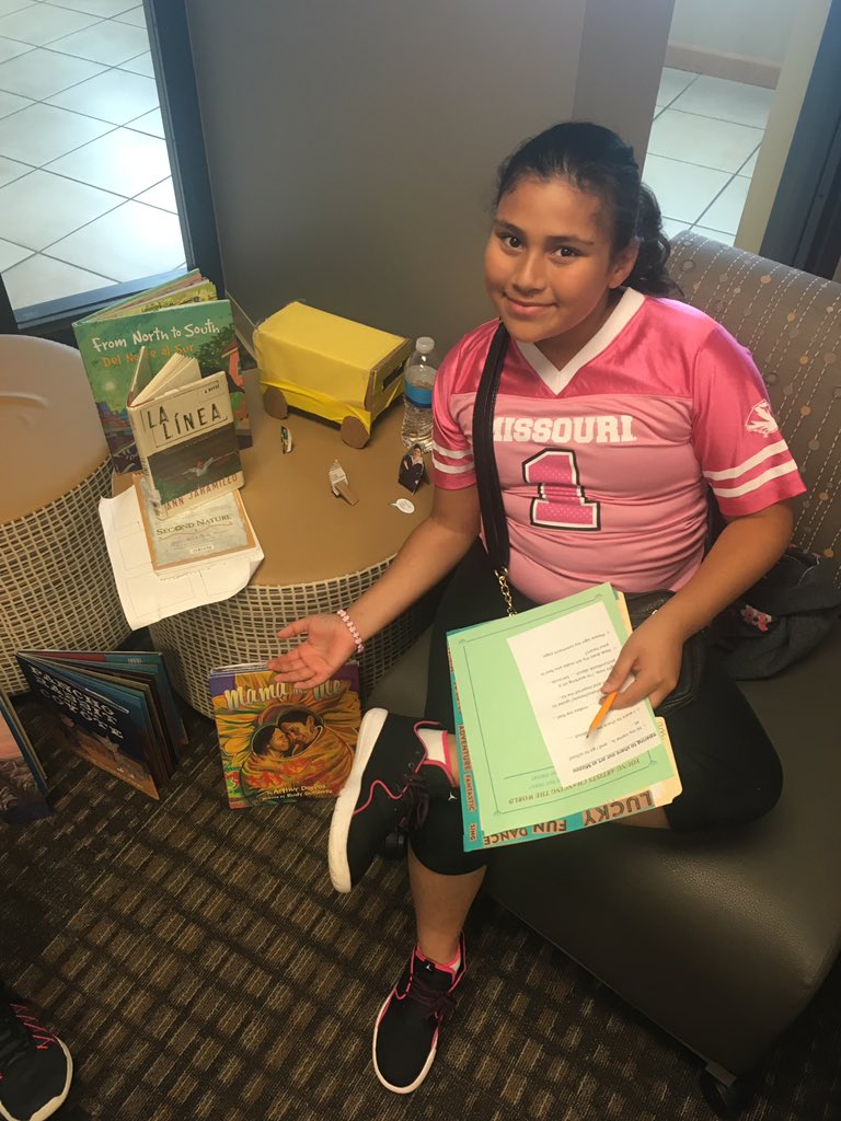 MrsEdwardsELA's tweet photo. Thanks @MizzouEdBridge for having us! The students had a great time sharing their artwork and the meaning behind it! https://t.co/1MjGVM2bh1