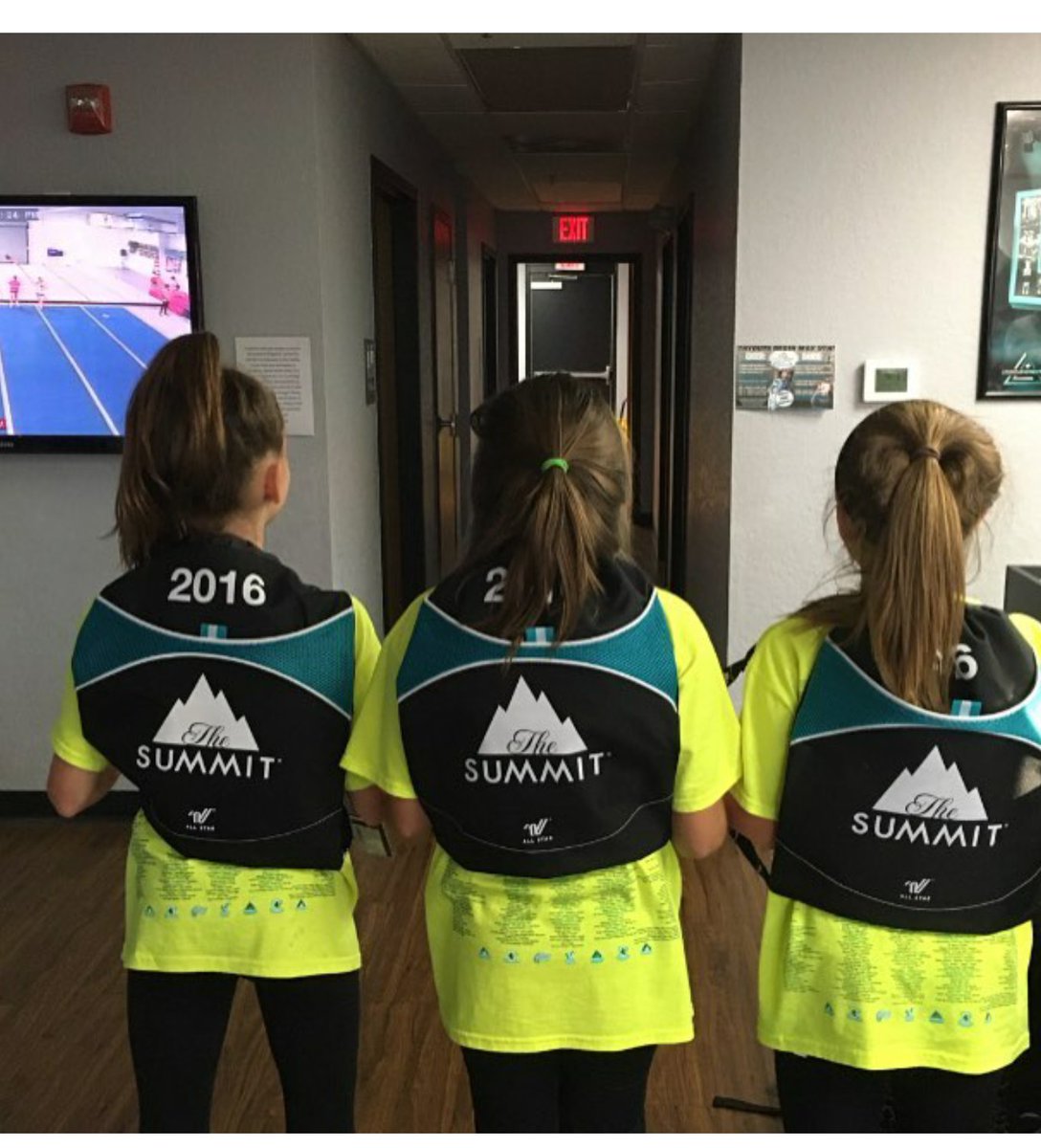 aprilmckenzie1's tweet photo. @DanceSummitB Legendary Athletics Mini Hip Hop ready to make the climb this weekend! #summitbound2016 https://t.co/dgIeGxOqb2